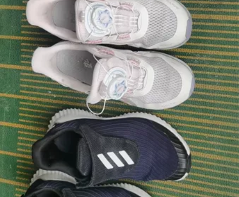 凑合穿女童阿迪飞机鞋运动鞋巴拉巴拉运动鞋安...