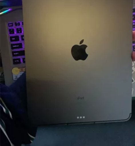 帮舍友出 ipad air4 插卡版 一直...