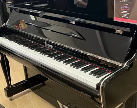 哈曼尼钢琴 实体店售价2万多 准新状态 批...