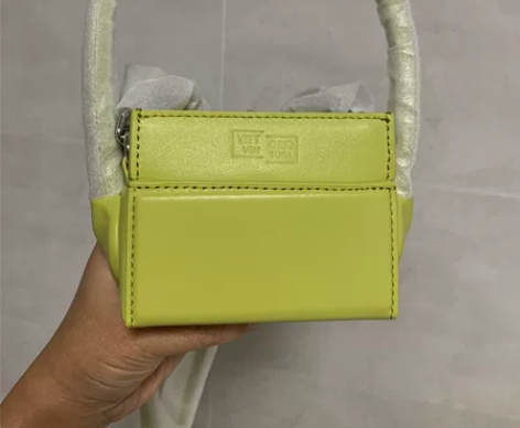 2022秋季新款真皮牛皮彩色链条斜跨单肩包...