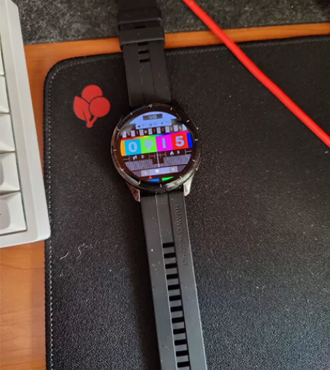 出一加手表，表带是华为watchgt3的表...