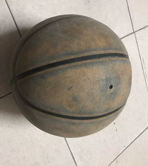 正常使用篮球30元。 同城自取，异地勿扰。...