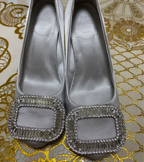 RV女高跟单鞋全新三十而已王曼妮同款银色方...