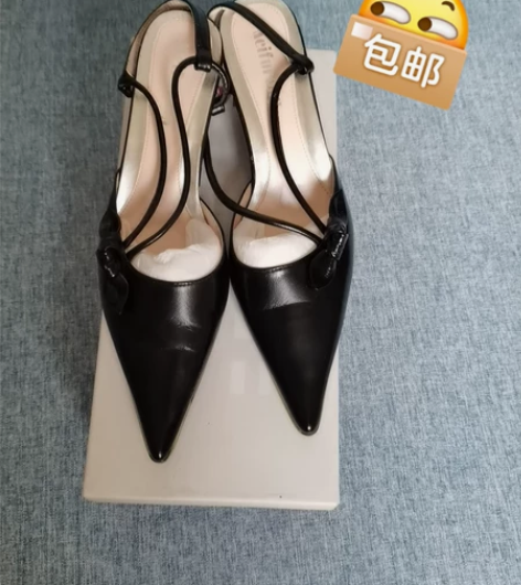 牛皮单鞋，仅演出穿过2次。低价转让，包邮不...