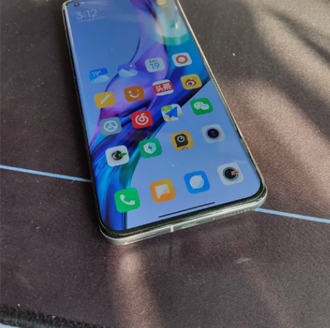 小米11utral，12+256，白色。2...