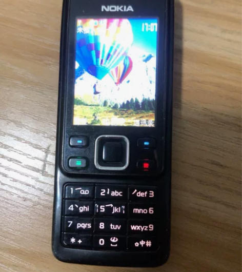 诺基亚6300   七成新，出售，黑色，带...