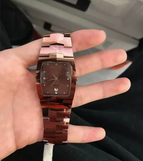 RADO钨钢男表，无划痕，走字准时，包装盒...