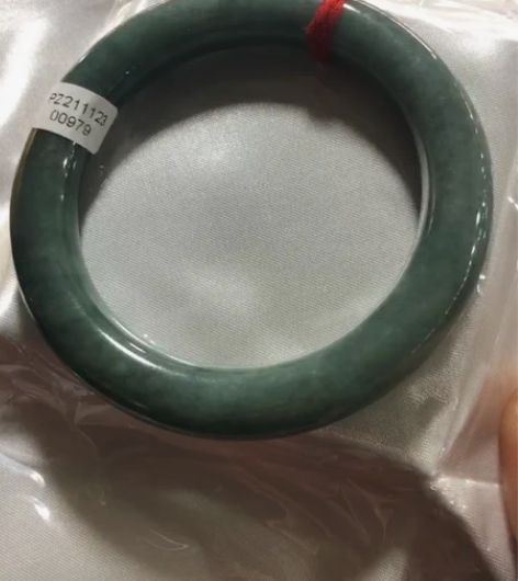 天然翡翠手镯A油青园条~工厂直销批发 感兴...