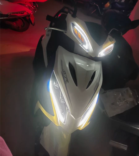 出一台6年免检准新车，公里数1000公里出...