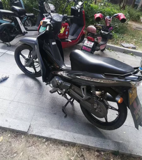 雅马哈摩托车，2014年买的，就头一年骑得...