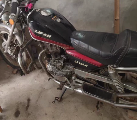 力帆125摩托车,行驶了910公里,低价处...