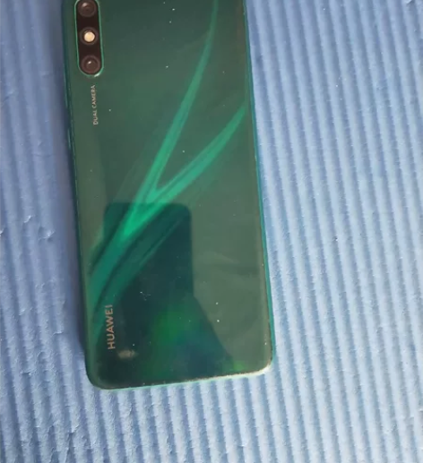 华为畅享10e功能正常皮毛一般4+64压过...