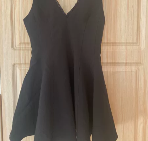 7m背带连衣，裙全新，下摆伞裙样子，配打底...