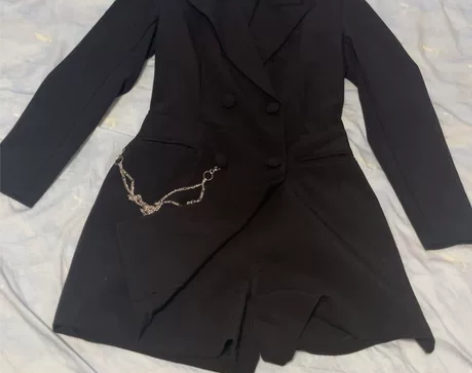 链条西装连体裤，同类衣服太多买来一次都没穿...