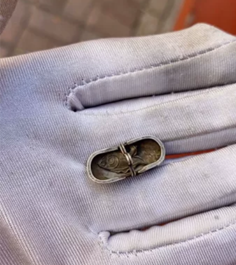 老银花篮手耍提溜，做工精致漂亮好玩，花篮内...