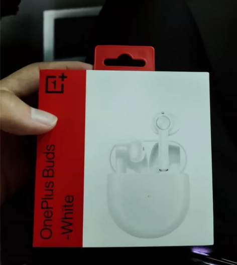 用了三个月的耳机，没任何问题没摔过九成新 ...