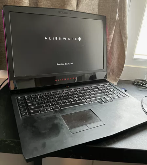 外星人 Alienware M17 R4。...