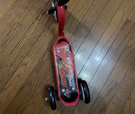 迪士尼 麦昆 儿童滑板车，低价出 感兴趣的...