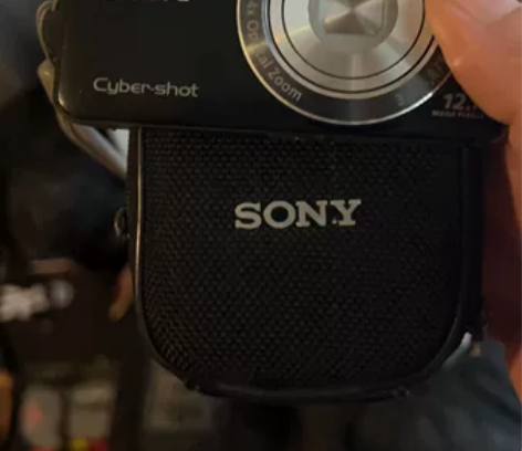 闲置的索尼数码相机！用过几次，几乎全新，充...