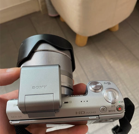 出sony奶昔5n  性价比不错的一款微单...