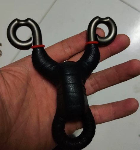 传统弹弓。 感兴趣的话点“我想要”和我私聊...