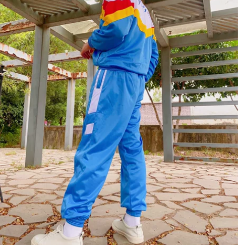 全新铜仁一中校服，金光绒滑料校服，尺码齐全...