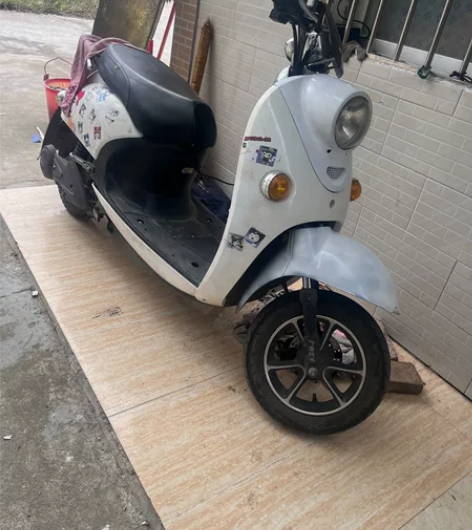 广州五羊小龟五 60伏20安电池续航45公...