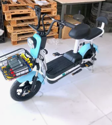 电动车专卖店不开了，还剩6台电动车，卖完下...