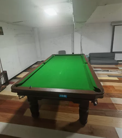 台球桌，5成新，买的时候2800，现在20...