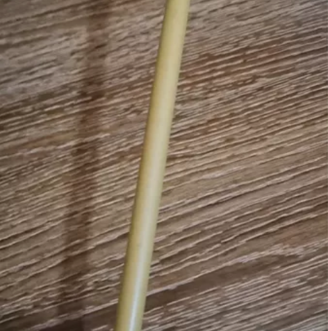 出一支特长杆狼毫笔，笔杆有丢丢瑕疵，不影响...
