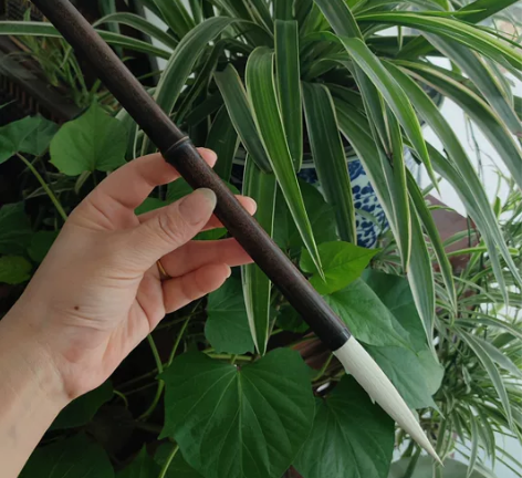 材质:特制纯羊毫长峰笔一只,牛角斗,紫竹笔...
