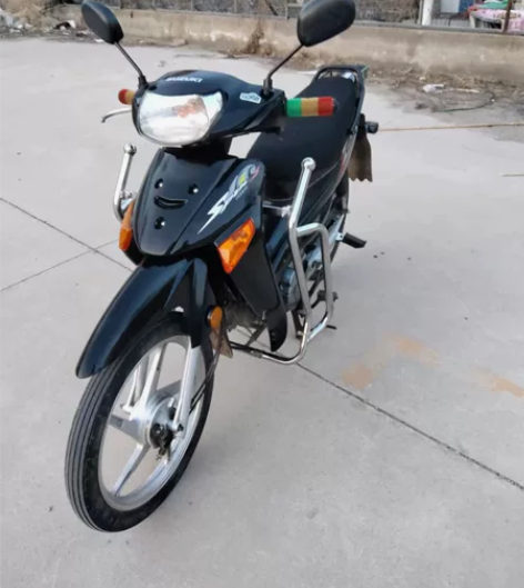 纯个人19年一手铃木塞池110摩托车，手续...