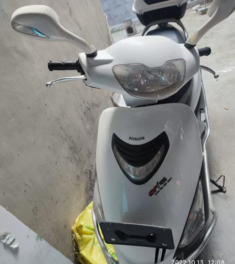 新踏板摩托车跑了三千多公里，原价四千多不是...