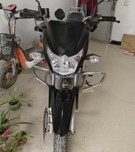 豪爵骊爽125摩托车，原车原版前后真空胎一...