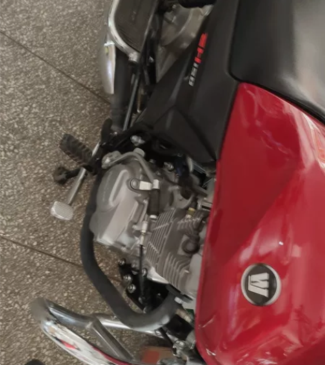 豪爵摩托车国四电喷。几千公里。 感兴趣的话...