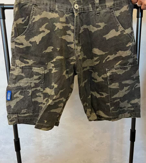 男士迷彩短裤 感兴趣的话点“我想要”和我私...