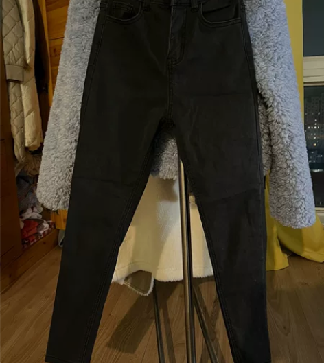 高腰黑灰色牛仔裤 S码 84斤左右可穿 本...
