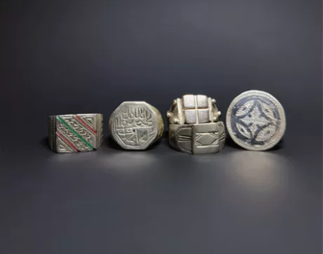 戒指断离舍。买的太多了，把一些不常戴的出了...