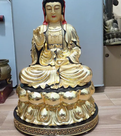 台湾版鎏金贴金摆件一尊，开脸漂亮饱满，色泽...
