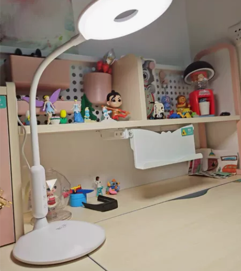 儿童护眼台灯学习灯，全新的台灯，包装都在，...