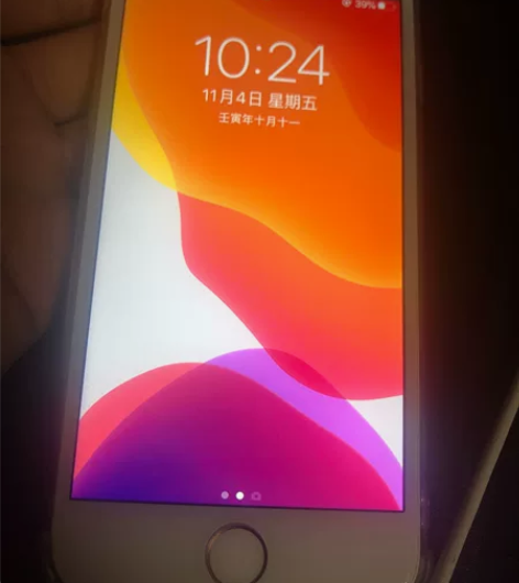 苹果8 64g闲置不用了 电池刚换，100...