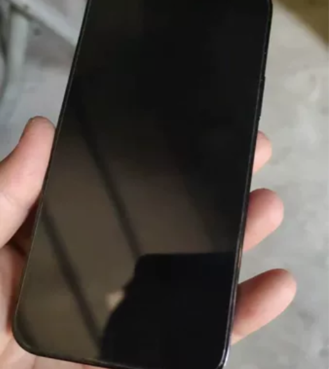 苹果12pro  512g 美版，平常带壳...