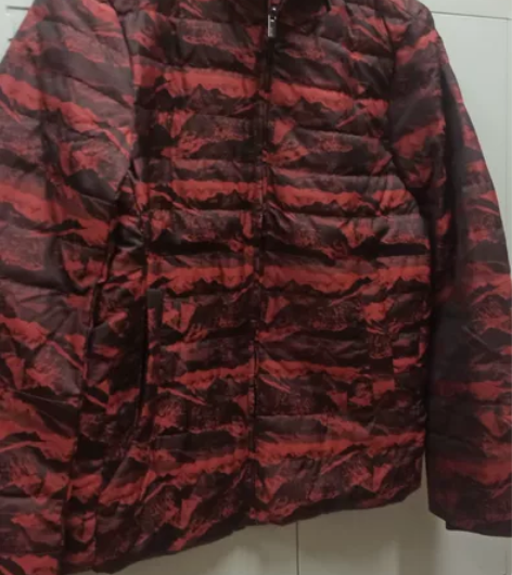 男士羽绒服,全新,尺码xl,酒红色,忘记什...