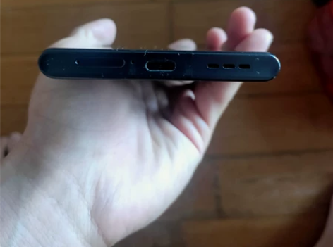 个人卖一台努比亚z40pro12+256的...