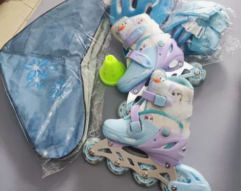 迪士尼Disney溜冰鞋儿童女闪光轮滑鞋可...