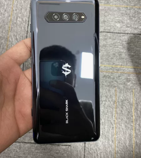 黑鲨4   8+128 库存机   游戏手...