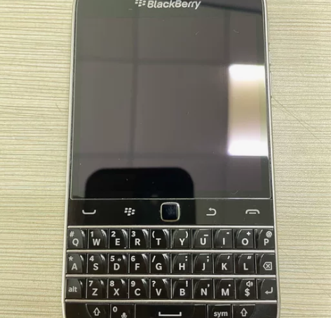 #黑莓 Q20 黑莓Q20个人闲置，转给有...