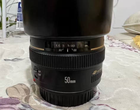 佳能50人像镜头1.4 偶尔使用，成色如图...