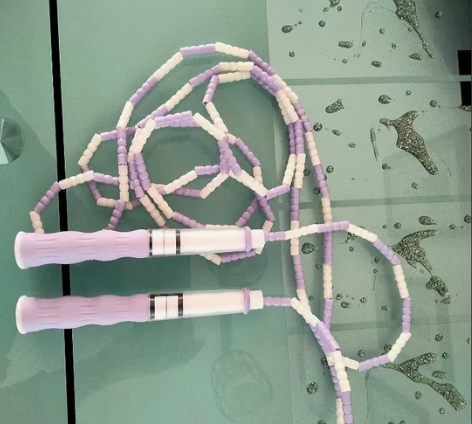 库存一批跳绳。共有紫色，绿色，蓝色。喜欢的...