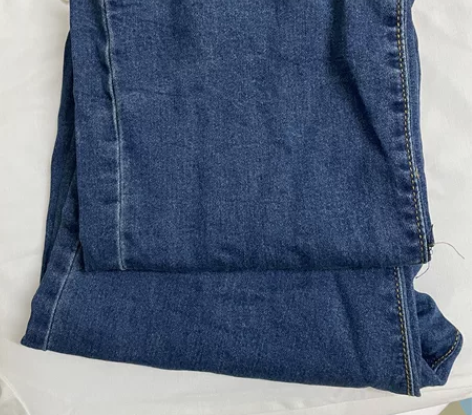 2xl显瘦牛仔裤薄款，全新带吊牌，仅试穿过...